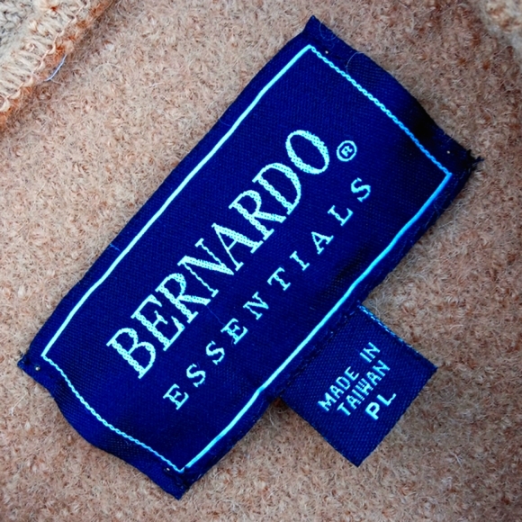 BERNARDO ESSENTIALS LADIE'S PURE WOOL SWEATER COAT W/METAL ACCENTED BUTTONS - Picture 10 of 17